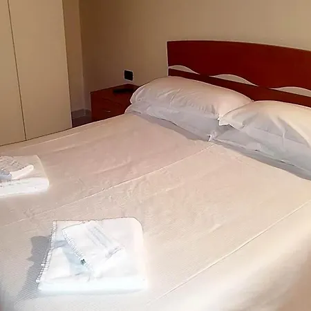 Hotel Holidays 4*